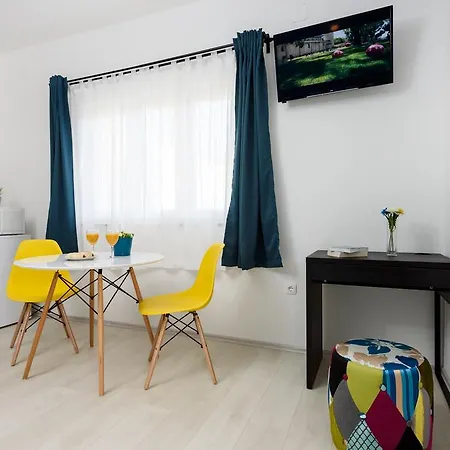 Gina * Τρογκίρ